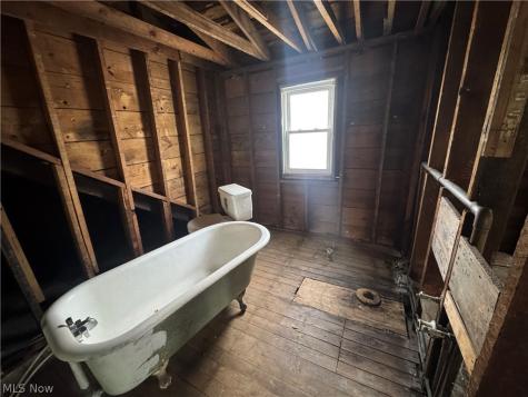 1341 Long Avenue Lorain OH 44052