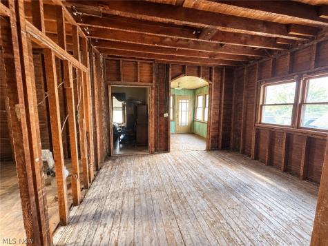 1341 Long Avenue Lorain OH 44052