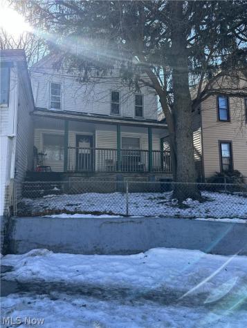 8701 Lake Avenue Cleveland OH 44102