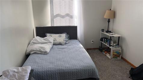 3200 Snow Road Parma OH 44134