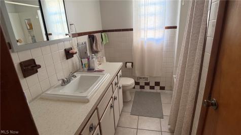 3200 Snow Road Parma OH 44134