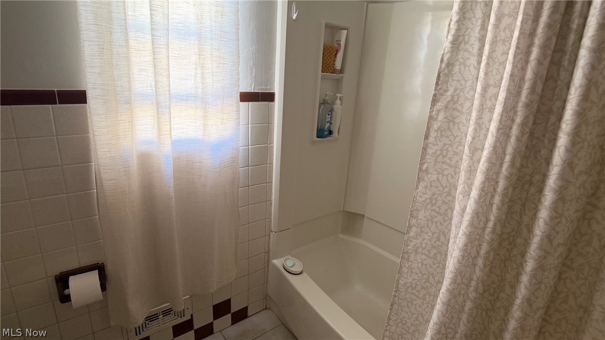 3200 Snow Road Parma OH 44134