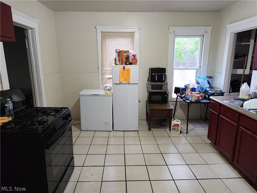 10001 Sophia Avenue Cleveland OH 44104