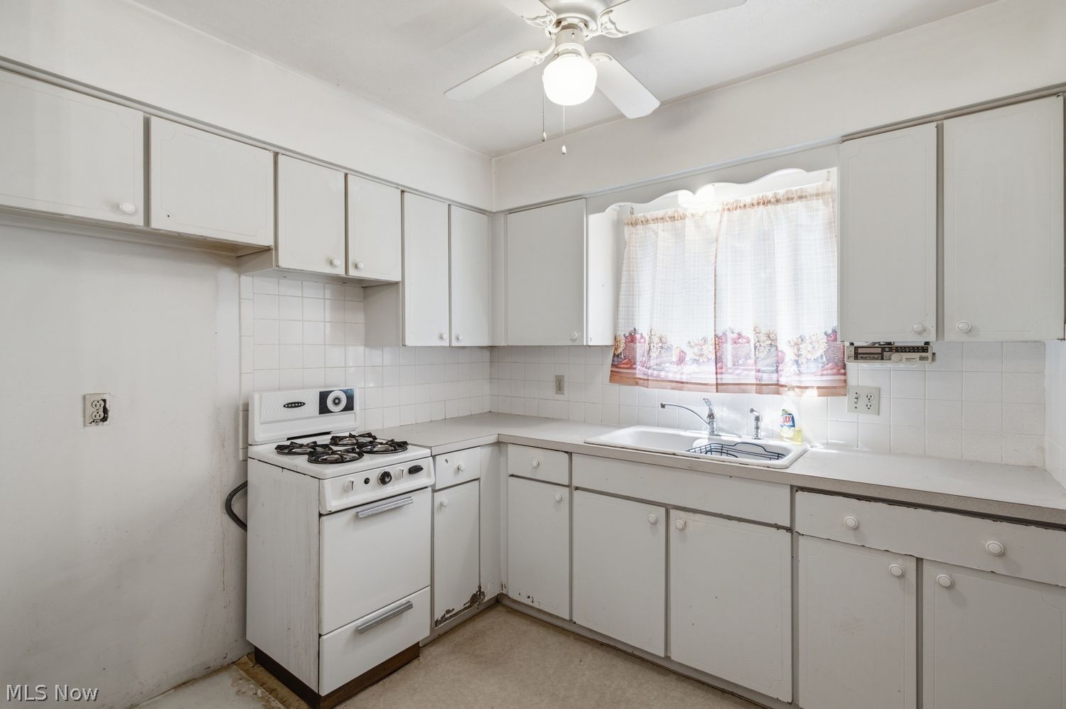 476-480 Celia Ave Celia Avenue Akron OH 44312