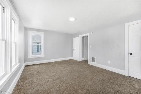 885 Wales Road NE Massillon OH 44646