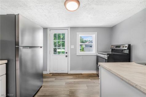 885 Wales Road NE Massillon OH 44646