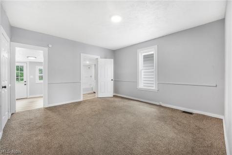 885 Wales Road NE Massillon OH 44646