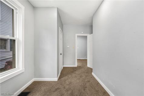 885 Wales Road NE Massillon OH 44646