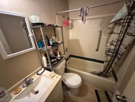 12113 Corlett Avenue Cleveland OH 44105