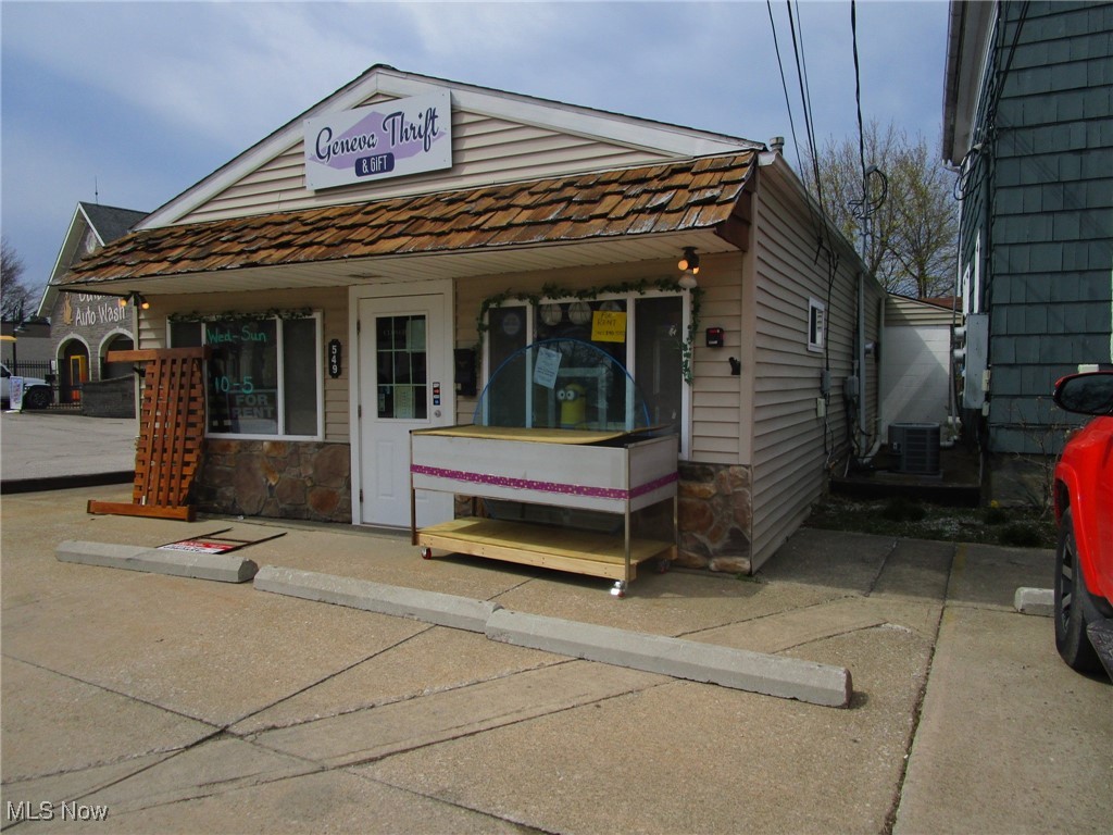 559 549 E Main Street Geneva OH 44041