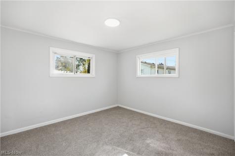 52 W Washburn Street New London OH 44851