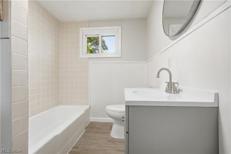 52 W Washburn Street New London OH 44851