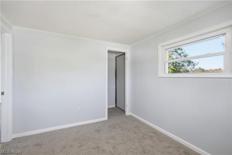 52 W Washburn Street New London OH 44851