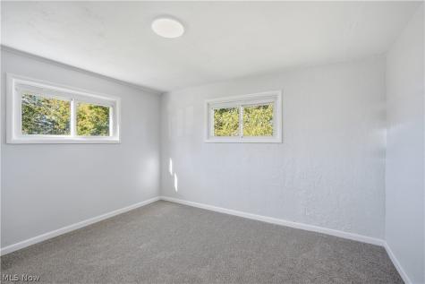 52 W Washburn Street New London OH 44851