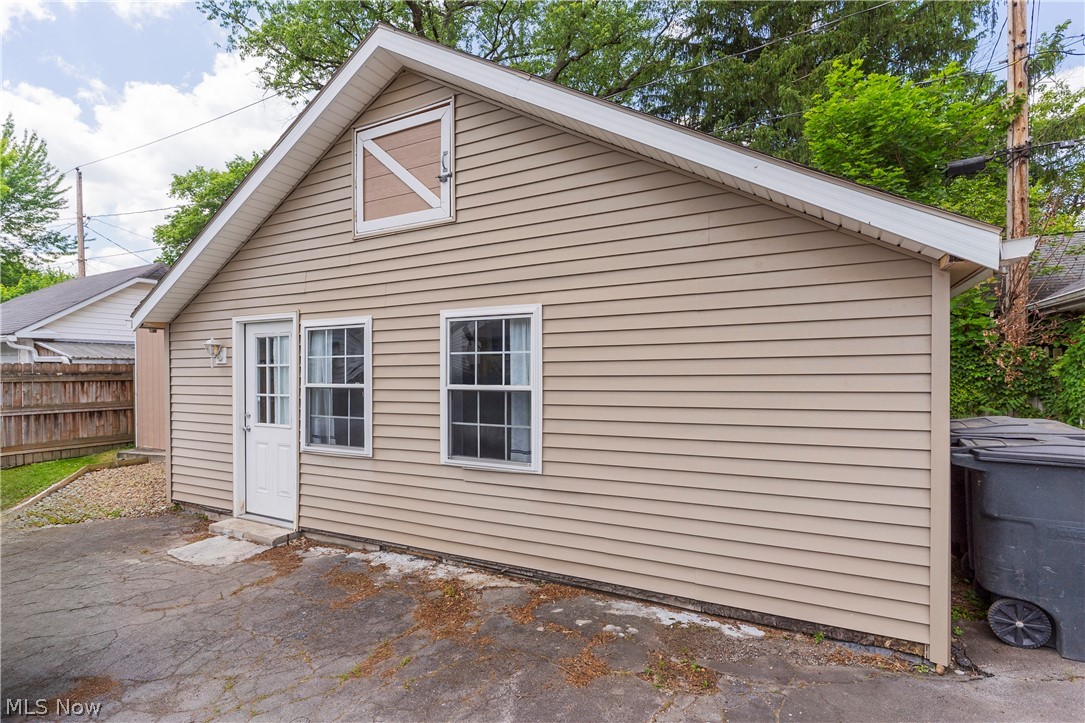 162-164 Belvedere Avenue SE Warren OH 44483