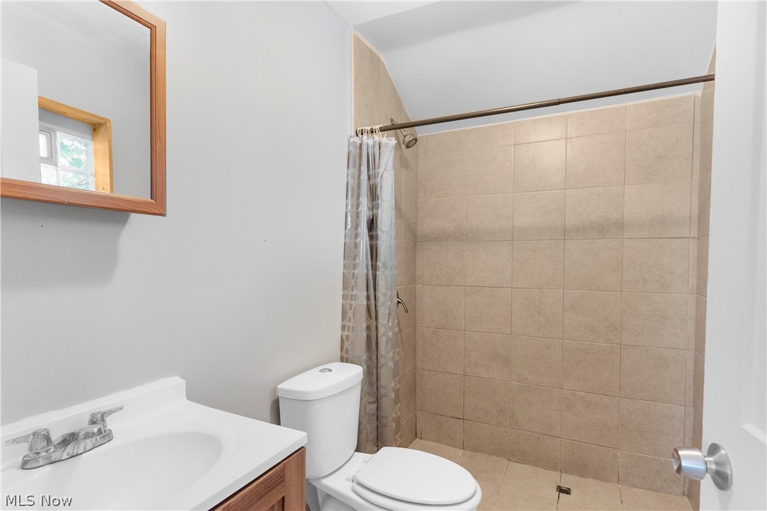 162-164 Belvedere Avenue SE Warren OH 44483