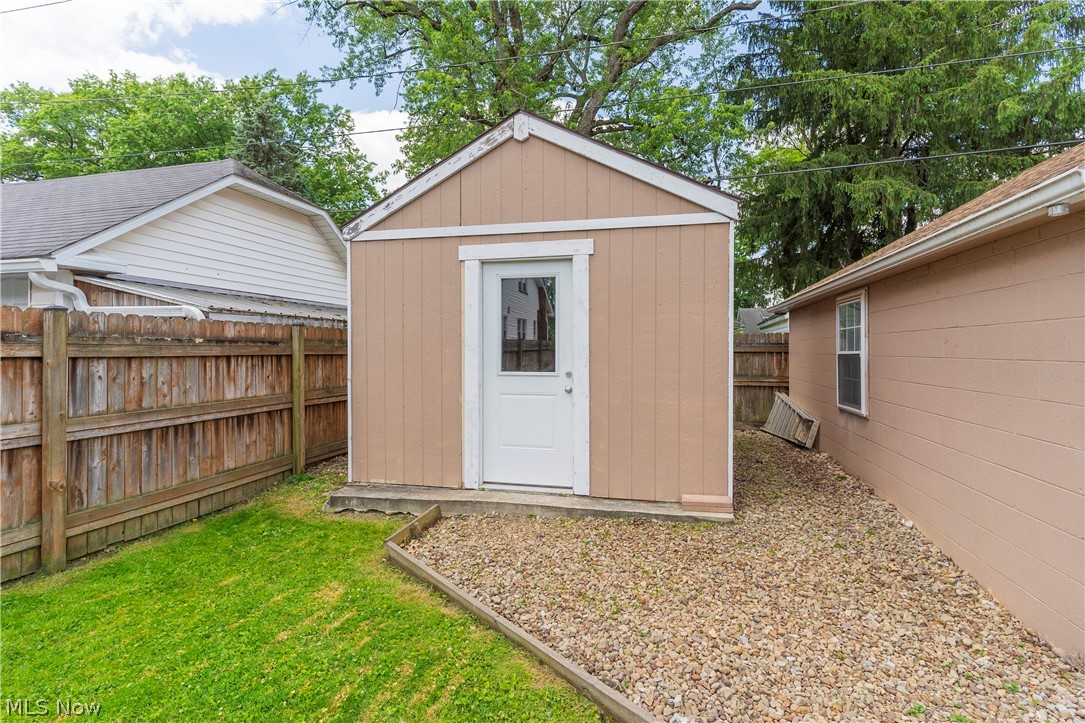162-164 Belvedere Avenue SE Warren OH 44483
