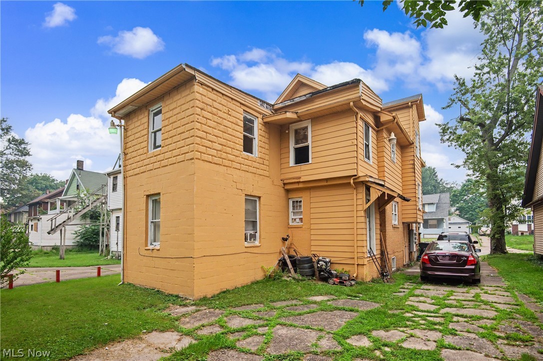 416 Laird Avenue SE Warren OH 44483