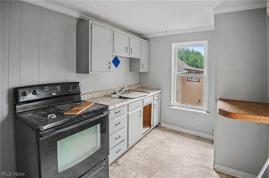 416 Laird Avenue SE Warren OH 44483