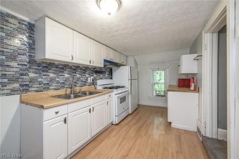 324 Eastland Avenue Akron OH 44305