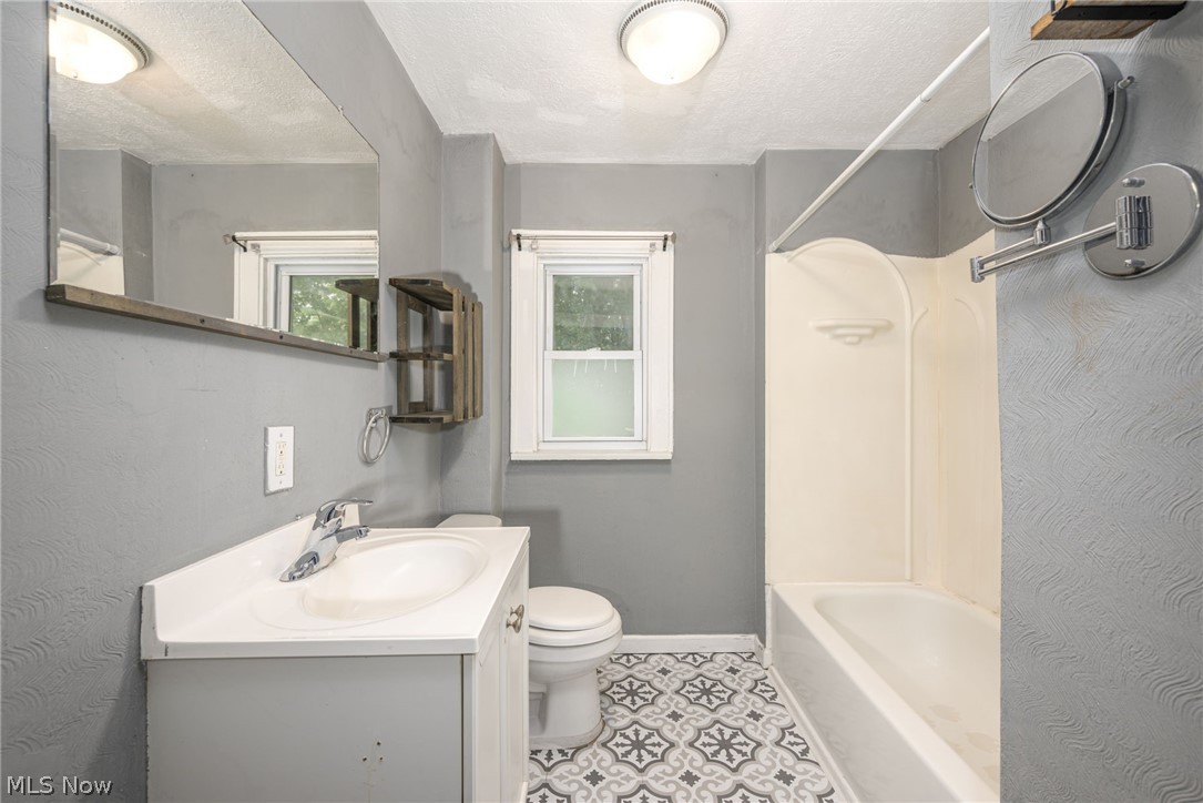 324 Eastland Avenue Akron OH 44305