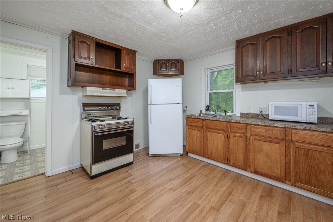 324 Eastland Avenue Akron OH 44305