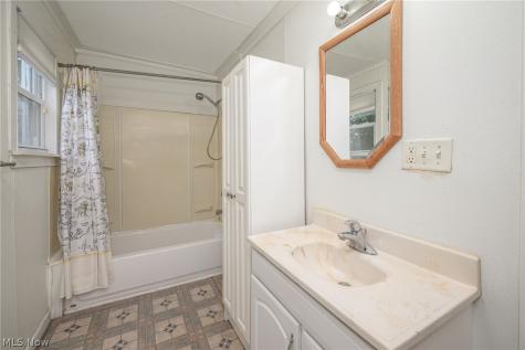 324 Eastland Avenue Akron OH 44305