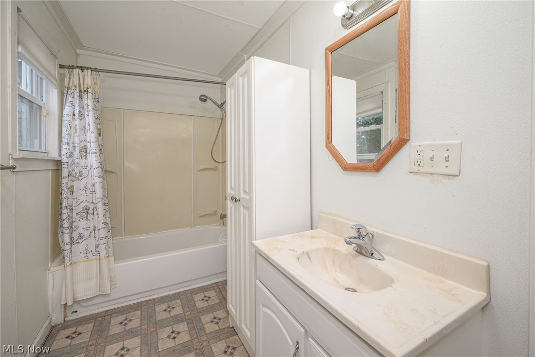 324 Eastland Avenue Akron OH 44305