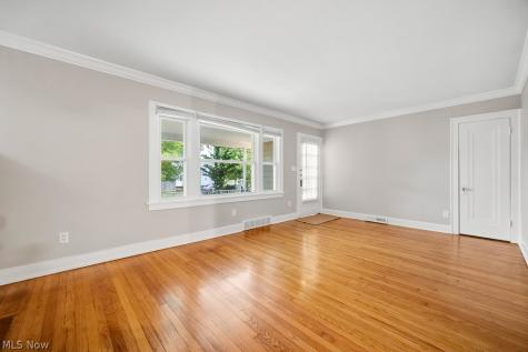15611 Delaware Avenue Lakewood OH 44107