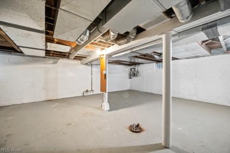 15611 Delaware Avenue Lakewood OH 44107