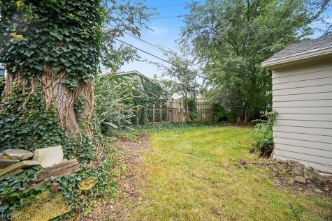 15611 Delaware Avenue Lakewood OH 44107
