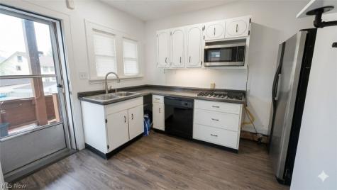 4764 Pearl Road Cleveland OH 44109