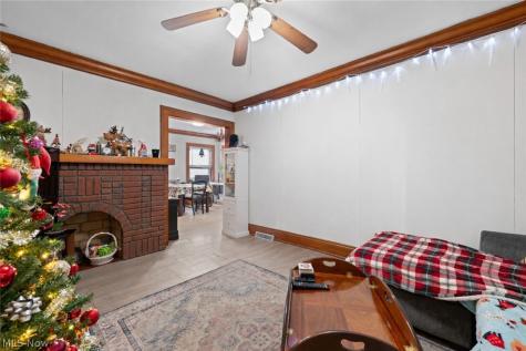 4764 Pearl Road Cleveland OH 44109