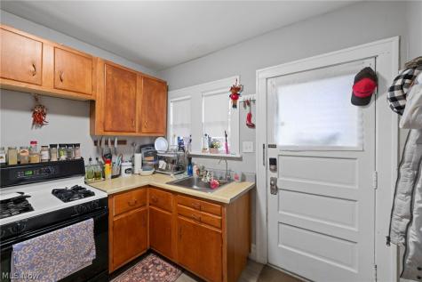 4764 Pearl Road Cleveland OH 44109
