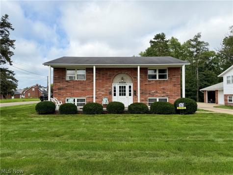 813 S Nickelplate Street Louisville OH 44641