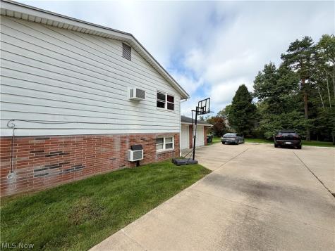 813 S Nickelplate Street Louisville OH 44641