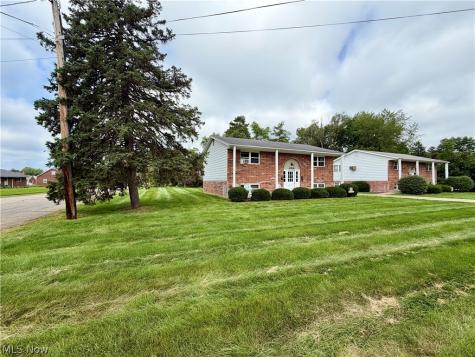 813 S Nickelplate Street Louisville OH 44641