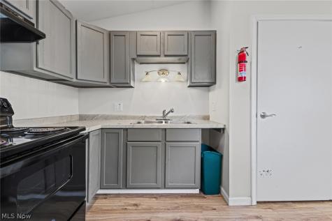 1208-1210 Bellows Street Akron OH 44301