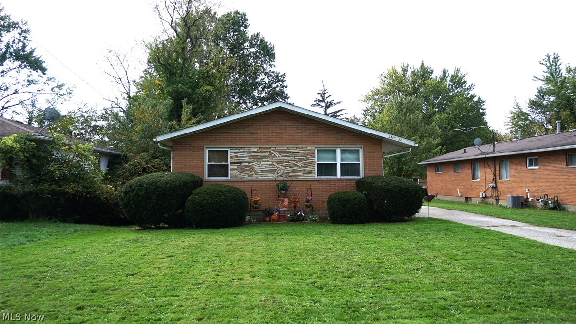 2350-2352 Nicholas Avenue Akron OH 44305