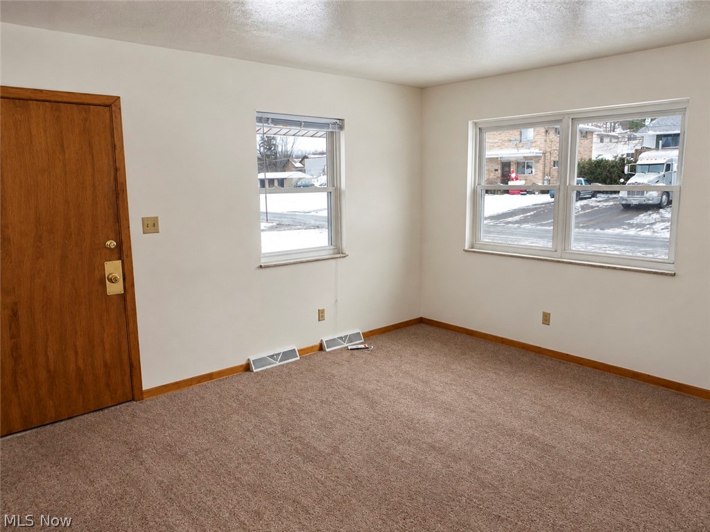 2350-2352 Nicholas Avenue Akron OH 44305