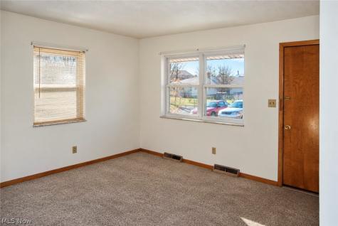 2350-2352 Nicholas Avenue Akron OH 44305