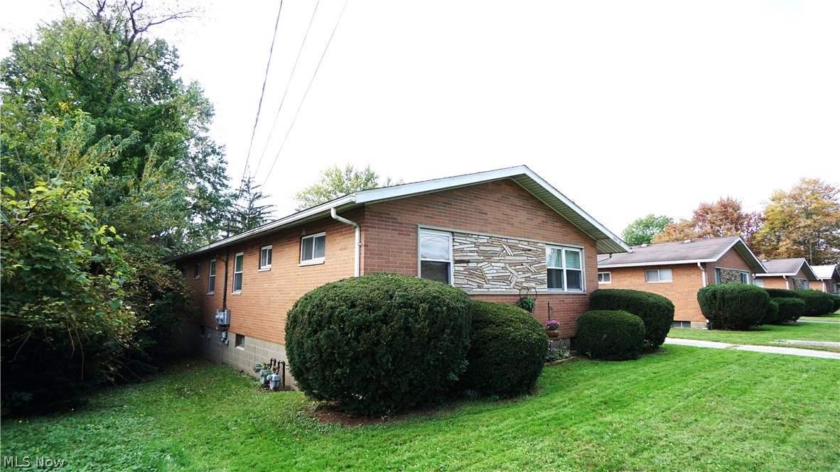 2350-2352 Nicholas Avenue Akron OH 44305