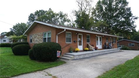 2350-2352 Nicholas Avenue Akron OH 44305