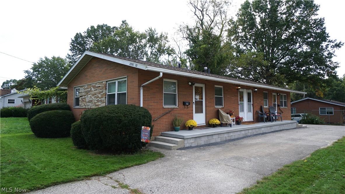 2350-2352 Nicholas Avenue Akron OH 44305