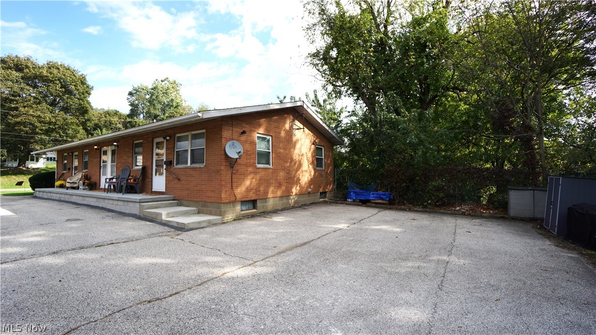 2350-2352 Nicholas Avenue Akron OH 44305