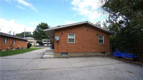 2350-2352 Nicholas Avenue Akron OH 44305