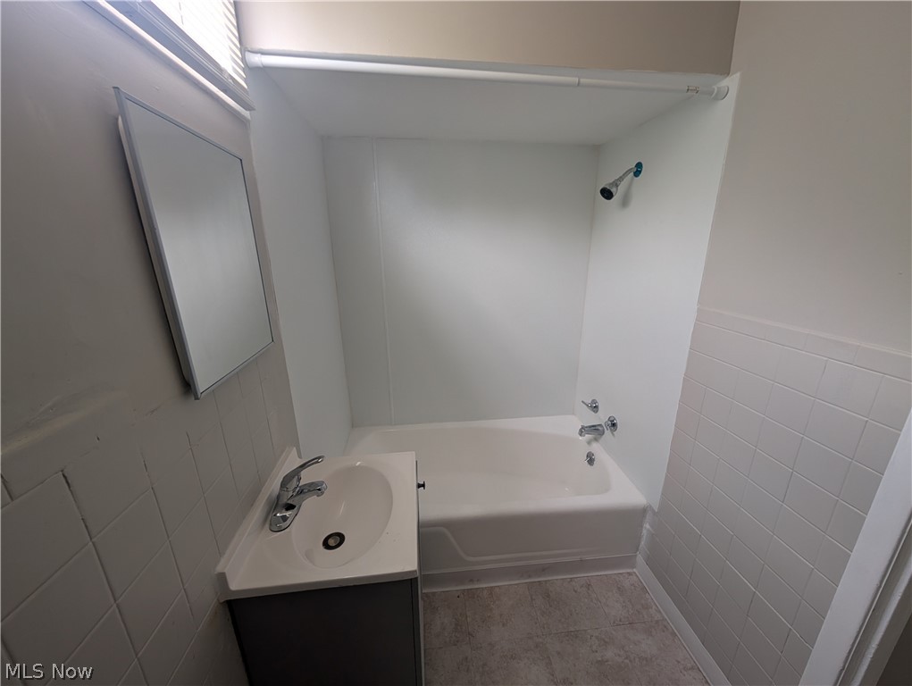 7515 Ottawa Road Cleveland OH 44105
