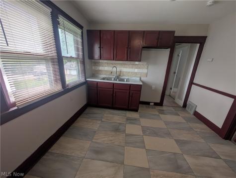 7515 Ottawa Road Cleveland OH 44105