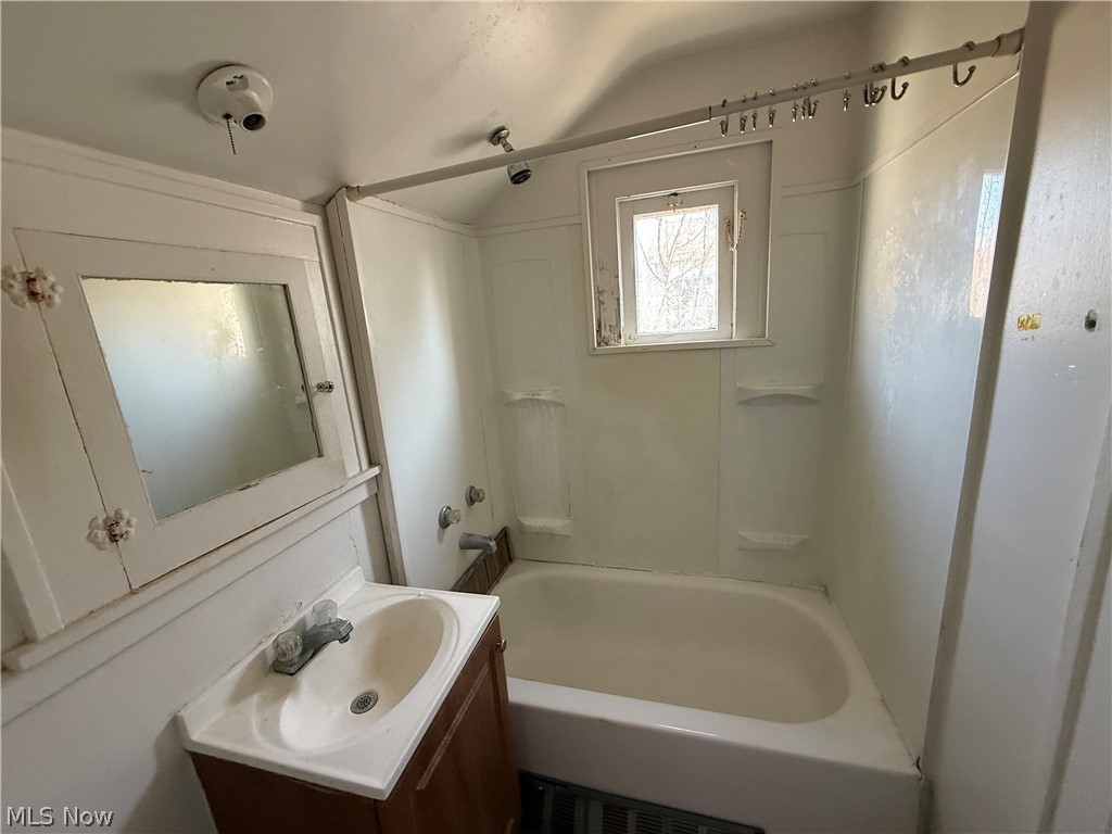 18309 Edgerton Road Cleveland OH 44119