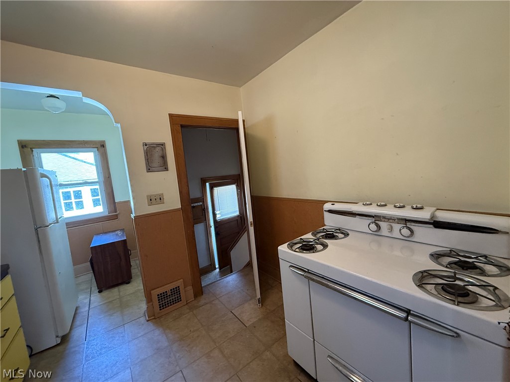 18309 Edgerton Road Cleveland OH 44119